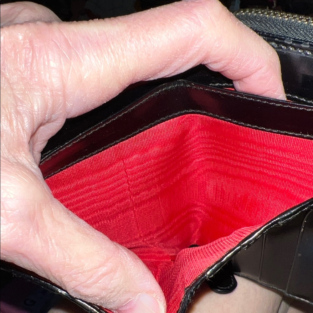 GUCCI Vintage Black Leather Wallet - Picture 7 of 8